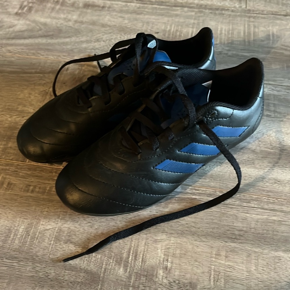 Adidas Kids soccer cleats